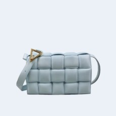 보테가 베네타 패디드 페일 블루백